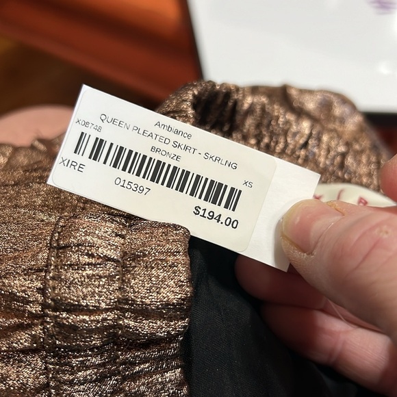 Xirena NWT Queen Pleated Elastic Waist Skirt in Bronze Size XS - Picture 10 of 13